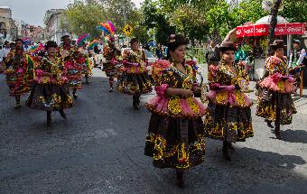 Wedding party in La Paz